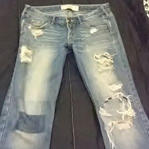 Destroyed Hollister skinny jeans